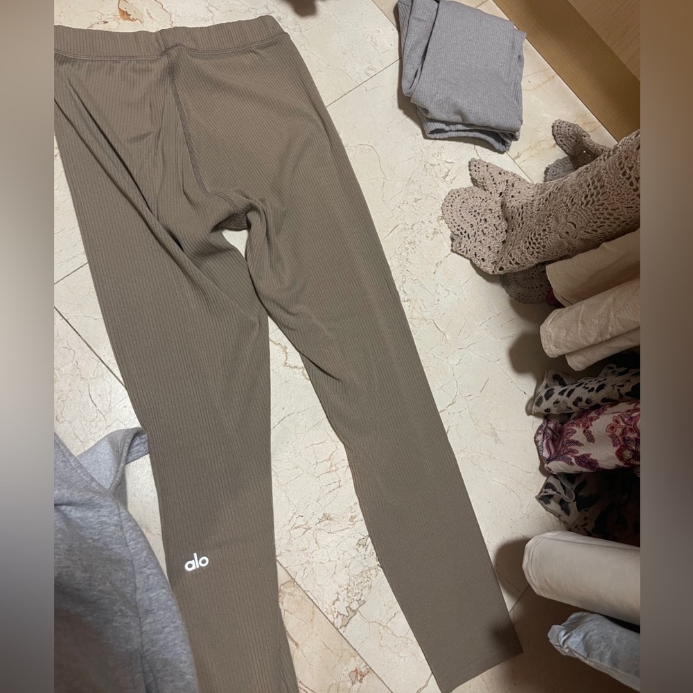 Alo ribbed leggings